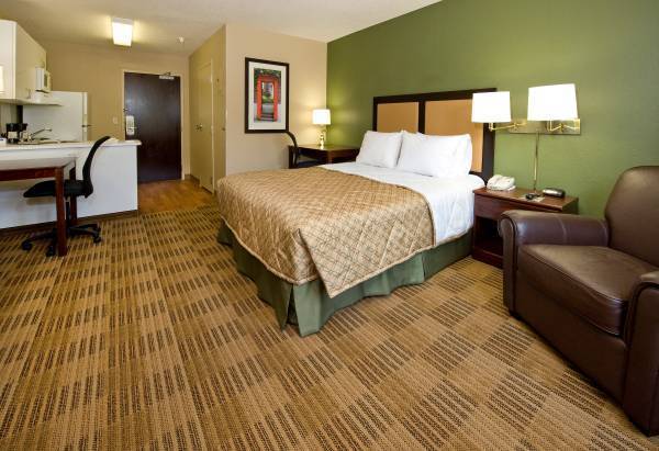 $1,100 / 1br - Fully Furnished Studios with Free Utilities (Chantilly)63958908785283120