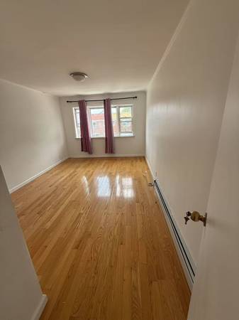 $2,650 / 3br - 1100ft2 - Flushing Three Bedrooms (Flushing)64033632708097123