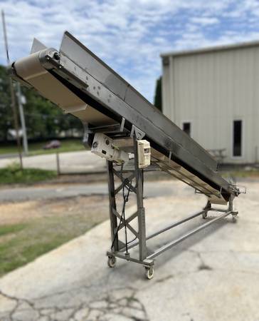 Incline conveyor - MAKE OFFER -  need it gone 1