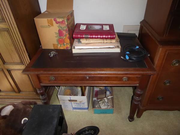 Vintage table with leather top 1