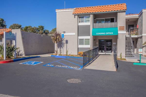$2,420 / 2br - 812ft2 - 2B/1B, Área de juego, en Oceanside (3760 North Way, Oceanside, CA)63701763708929120