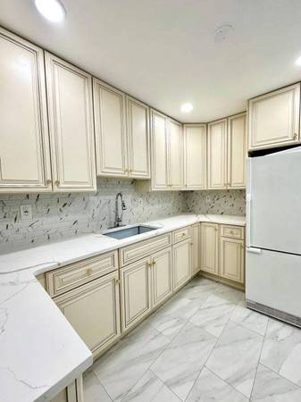 $1,300 / 2br - 1200ft2 - UPPER AVAILABLE 7/1 $1200/month (Buffalo)63925204467587122