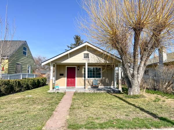 Adorable Cottage In The Heart Of Prineville-Would Make a Great AirBnB 1