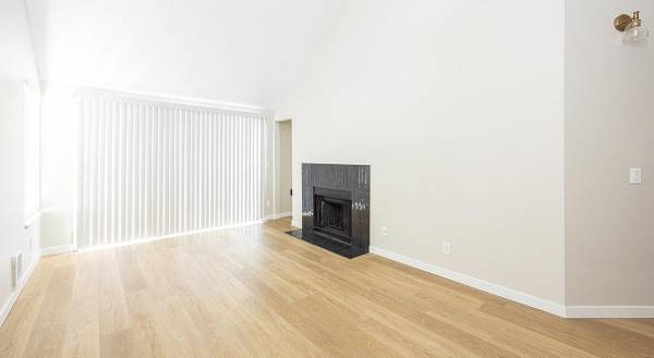 $2,339 / 2br - 1095ft2 - Parque para perros, Persianas para ventanas, Armarios empotrados, Pisos con apariencia de madera (Mountain Park)63672530622595123