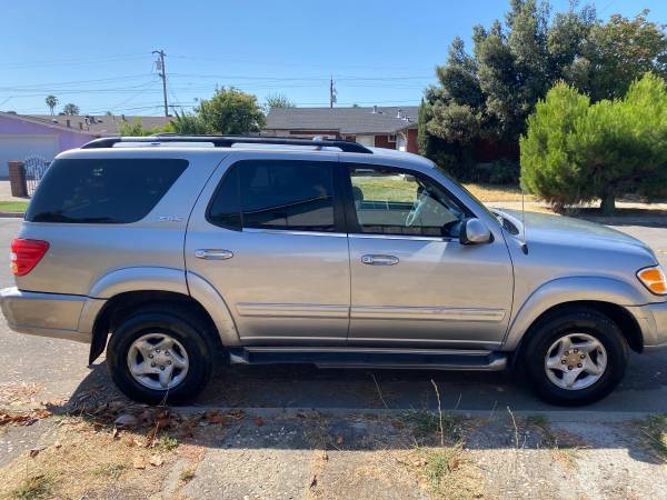 2001 Toyota Sequoia SR5 4WD i-force V8 !! Segundo propietario, funciona excelente !! - $5,500 (san jose este)63617825973633121