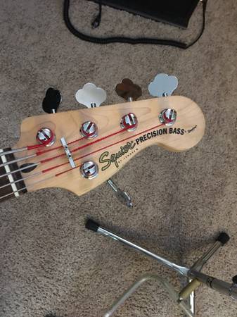 Fender Squier Precision 5 vintage - $300 (Randolph)63471245850881121