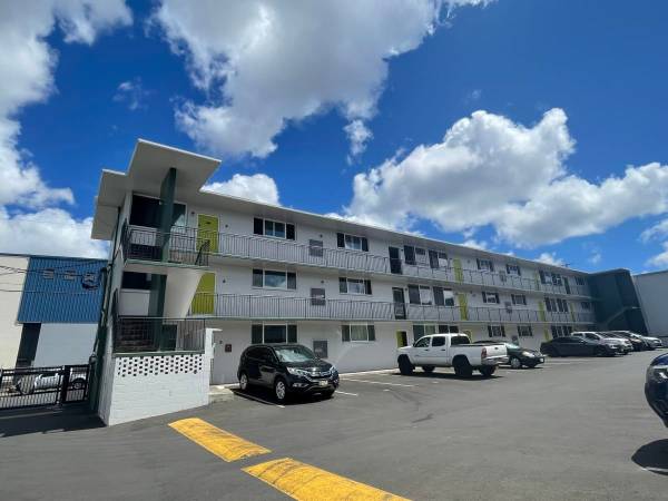 $2,145 / 2br - 600ft2 - AC Unit, Large Lanai, Professional on-site management office (94-289 Leonui St, Waipahu, HI)63939397512963123