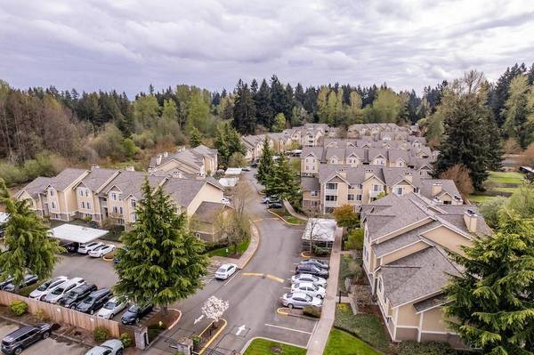 $2,030 / 2br - 1098ft2 - Heated Pool, Smoke Free, Fitness Center, Gated Community63995109516546123