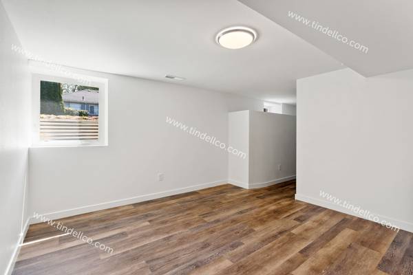$3,295 / 4br - 2027ft2 - Cabaña soleada en NE Portland con paneles solares, mantenimiento de césped y paraíso de jardín (Portland)63820824896385120