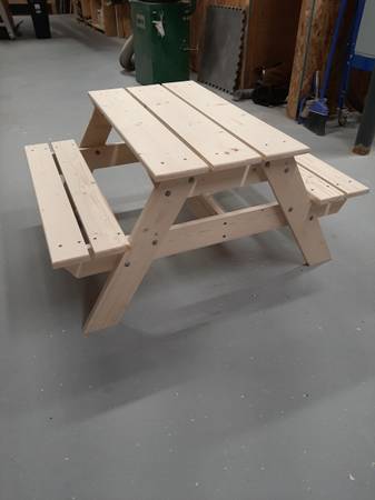 Child's picnic table 1
