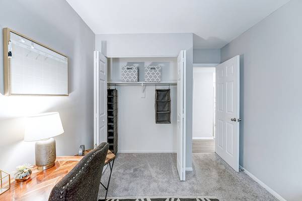 $2,789 / 3br - 1200ft2 - New Wood Style Flooring, A Must See, Parcel Lockers (Lorton, VA)63895919909890121