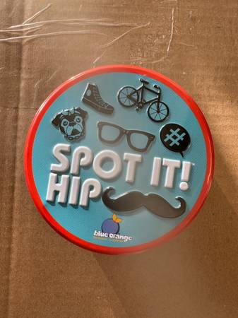 Spot It! Hip card game 1