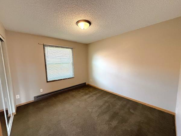 $845 / 2br - 650ft2 - 🏢 2BR / 1BA Upper Unit in Eau Claire, WI — Pet Friendly (Cats Only) (Eau Claire, WI)63845959107841124