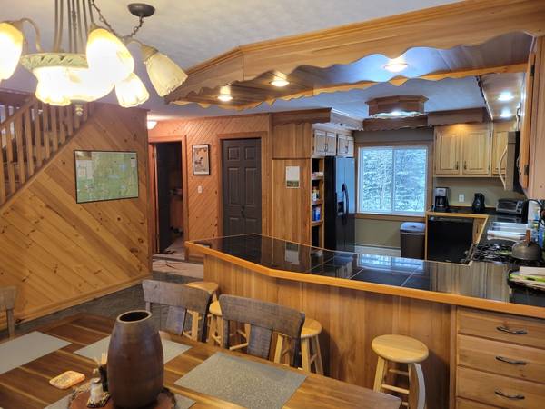 $1 / 3br - direct trail access for snowmobile and atv (pittsburg nh)63931657577731124