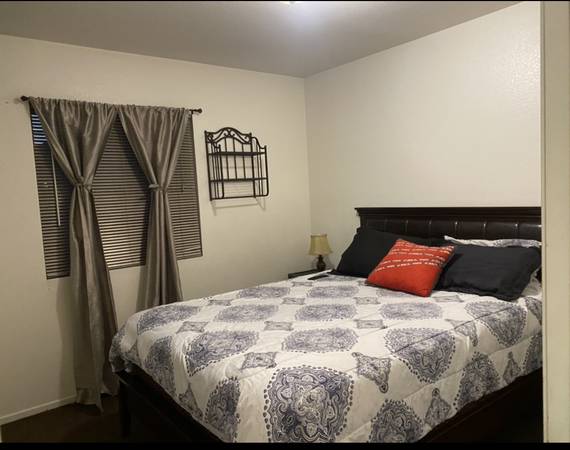 Room for Rent – $600/month (Utilities included) 1