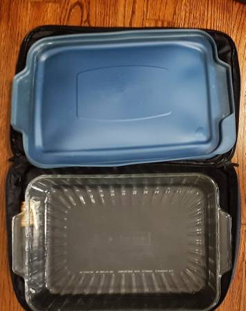 Anchor Hocking 3 Quart Glass Baking Dish with Lid AND insulated case! 1