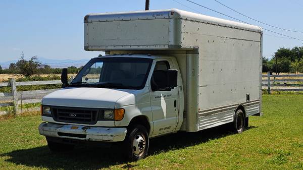 2006 Ford E450 cargo box van - $11,000 (Los Molinos)63617772255745121