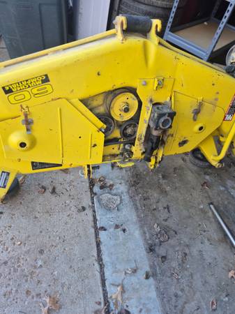 JOHN DEERE  4100  DECK 1