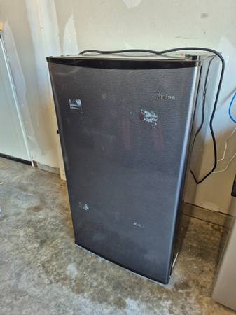 Small refrig freezer 1