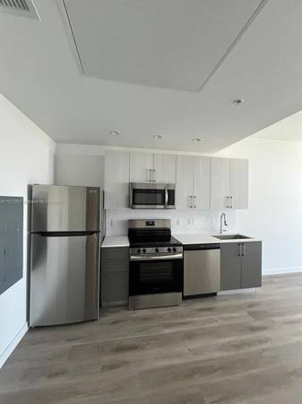 $2,315 / 1br - 750ft2 - MOVE IN ASAP! 24 hours! Only first month and $500 security to move in! (Downtown/Brickell/edgewater)64051004914819124