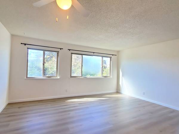 $2,795 / 2br - 810ft2 - 2BD/1BA In Quiet Courtyard w/ Parking Available! (Redwood City)63880131870979121