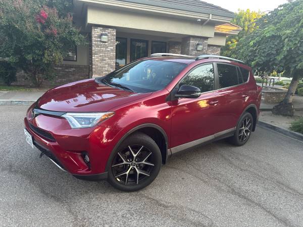 2018 Toyota RAV4 SE AWD Edición por propietario - $25,00063613183497219120