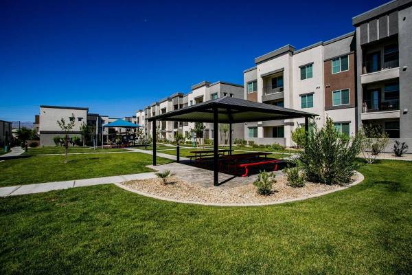 $1,841 / 1br - 755ft2 - Free Weights, Fully Equipped Gourmet Kitchens, Air-Conditioning63907027468035121