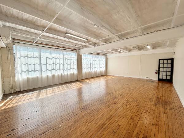 Private Artist Space, 785 SF, North Wales (North Wales)