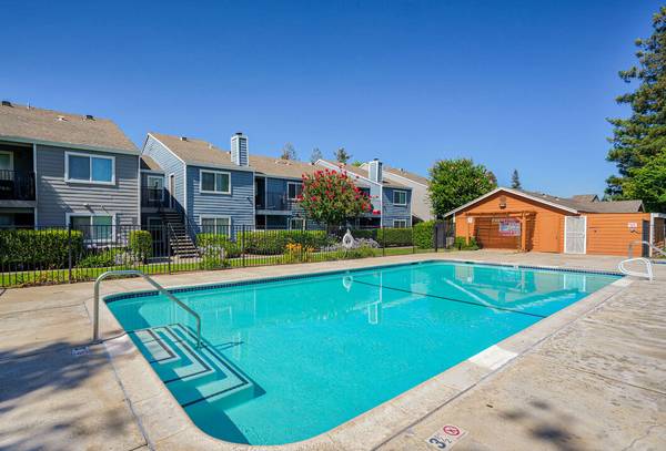 $1,630 / 2br - Enjoy Access to Pools, a Spa, & a Gym with This 2x1 Apartment! (Sacramento)63961339053570124