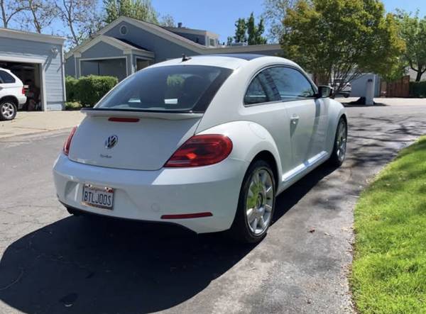 2016 VOLKSWAGEN BEETLE EN VENTA - $17,500 (santa rosa)63483051238273123