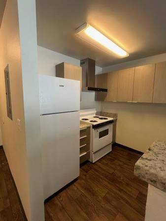 $2,650 / 2br - 884ft2 - Walk to UW! Modern 2 BR with In-Home Laundry & Balcony Options (U District)64031308449027122