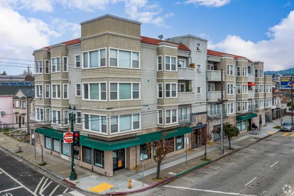 $299,000 / 504ft2 - Condominio comercial versátil en planta baja en venta (oakland east)63834320689793121