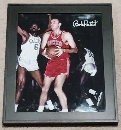 Bob Pettit AUTO St. Louis Hawks NBA HOF w/Celtics Bill Russell 1