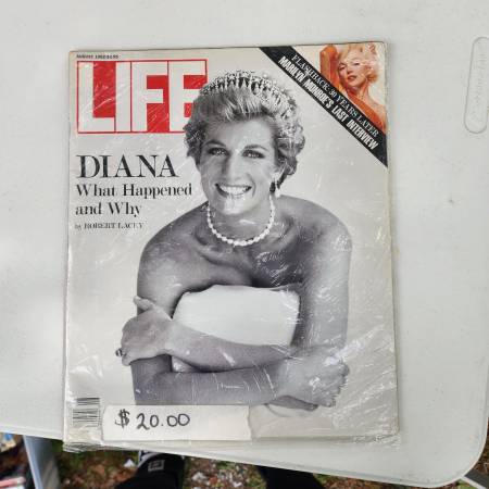 Princess Dianna vintage sealed magazine 1