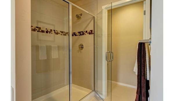 $1,200 / 1br - 280ft2 - Spacious Master Bedroom for Rent Avail now (Rose Hill, Redmond)63786825718913123