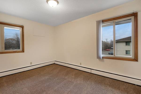 $1,250 / 2br - 750ft2 - 2 Bedroom Located In Richfield *Pleasant Apartments*63868701495809124