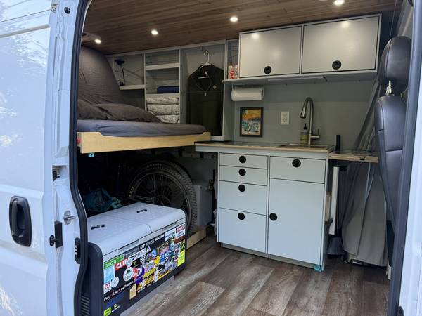 Camioneta camper personalizada - Ram ProMaster 2019 - $54,995 (los gatos)63469615944323120