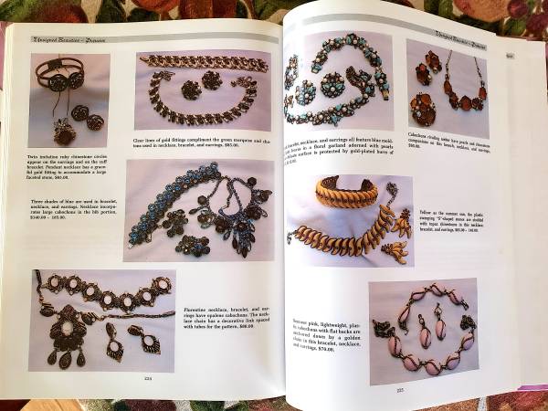 Unsigned Beauties of Costume Jewelry : Identification and Values by Ma - $10 (Columbia, MO)63471026456193123