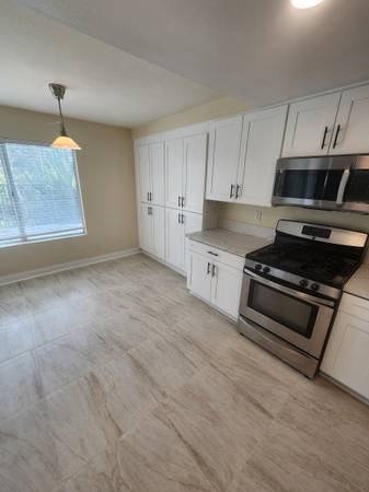 $4,650 / 4br - 2100ft2 - Spacious 4bed/3bath house in Vista (Vista)63701586456321121