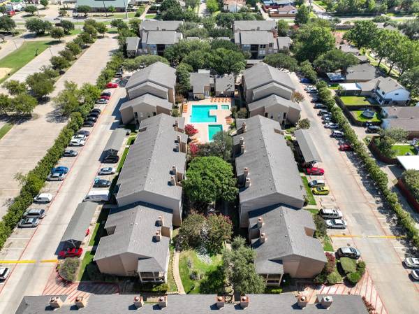 $1,410 / 2br - 853ft2 - 2 Bed, Dishwasher, Laundry Rooms Available (2804 Belt Line Road, Garland, TX)63846411166211124