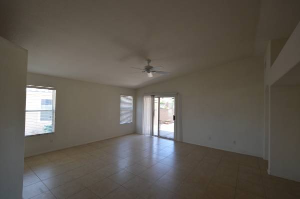 $1,850 / 3hab - 1524ft2 - 🏡 ¡Hermosa casa de 3 habs/2 baños ubicada en The Bluffs! (9013 N Arrington Drive)63675014154881121