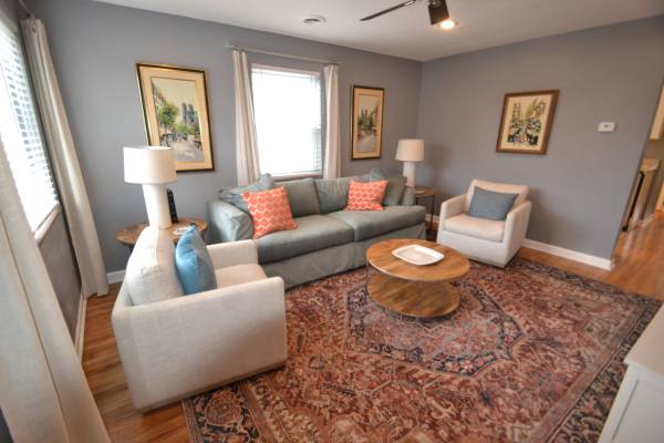 $1,395 / 1br - 650ft2 - I-4 Clean attractive furnished 1BR (Kennedy Heights)63974471843331122