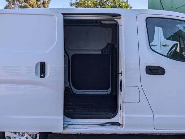 2020 Nissan NV200 - Photo 9