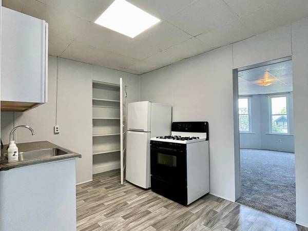 $1,250 / 1br - 750ft2 - 231 south millvale (Bloomfield)64013368811522122