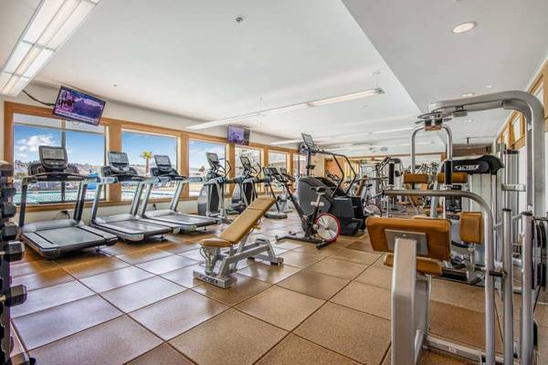 $5,262 / 2br - 1160ft2 - Barbecue Area, Resort-Style Swimming Pool, Fireplace (mill valley)63851966037121121