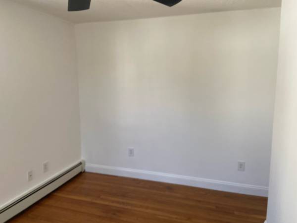 $1,050 / 3br - 140ft2 - Habitación grande en apartamento moderno (Watertown)63856229480705121