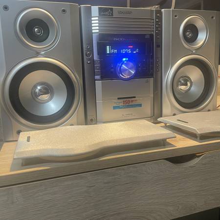 Sharp 5disc cd/cassette stereo system 1