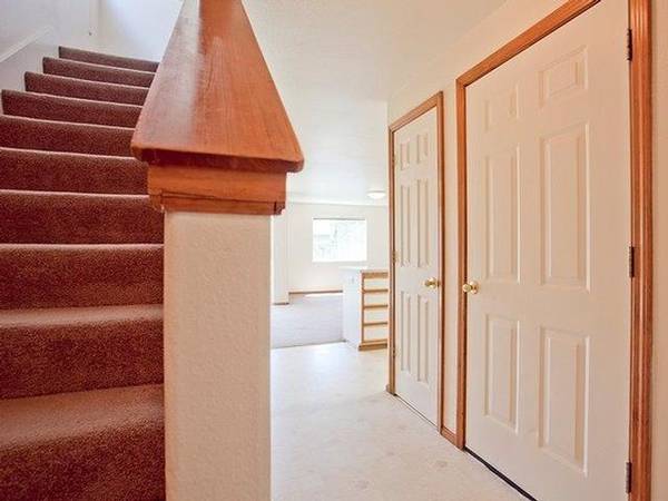 $2,016 / 3br - 1114ft2 - You're Here. You're Home. You're Happy. Evergreen Townhouses (Springfield)63977277620226121