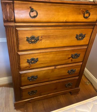 5 Drawer Chest 1
