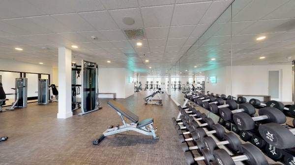 $2,230 / 419ft2 - Heated Pool, Tennis, Massage Rooms, Steam Rooms, Resort Style Living (Sherman Oaks)63701204392323121